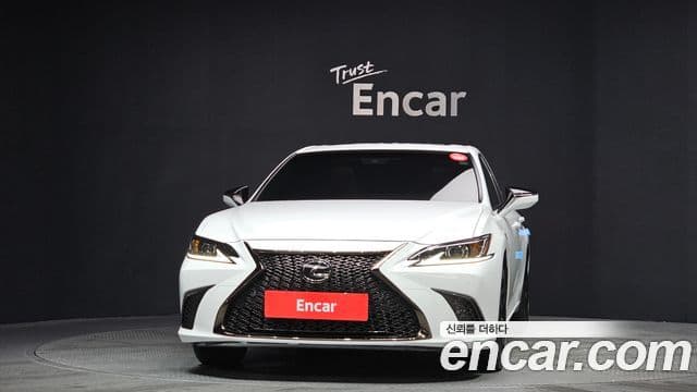 Lexus ES300h 7세대 F-Sport Design пакет, 2024 3