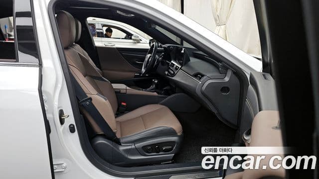 Lexus ES300h 7세대 F-Sport Design пакет, 2024 11