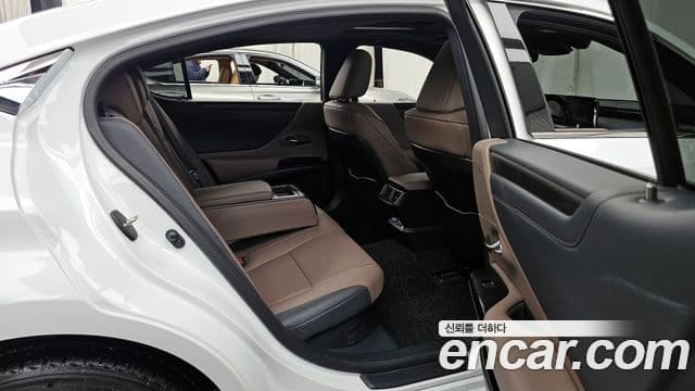 Lexus ES300h 7세대 F-Sport Design пакет, 2024 12