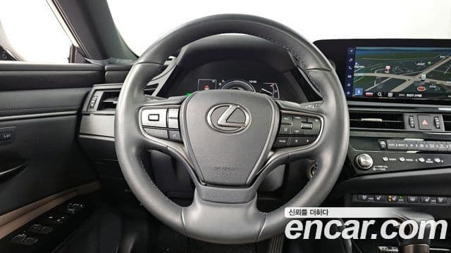 Lexus ES300h 7세대 F-Sport Design пакет, 2024 13