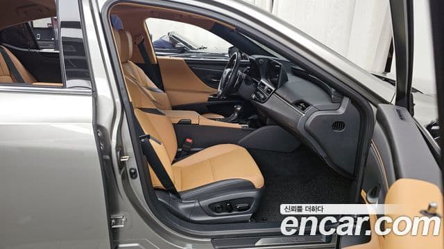 Lexus ES300h 7세대 F-Sport Design пакет, 2024 11