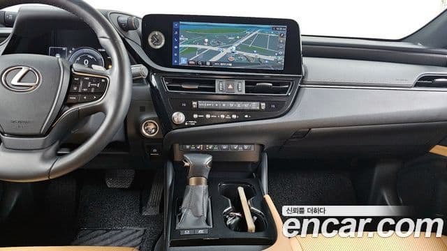 Lexus ES300h 7세대 F-Sport Design пакет, 2024 14