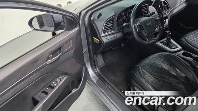 Hyundai Avante AD Special, 2016 11