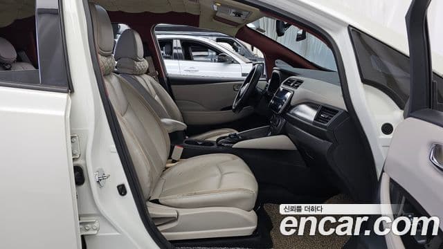 Nissan 리프 (ZE1) EV SL, 2019 11