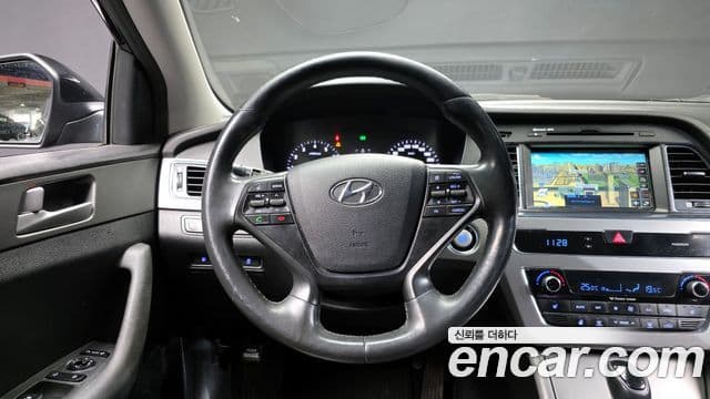 Hyundai LF Sonata Premium, 2015 13