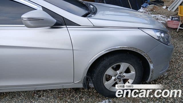 Hyundai YF Sonata LPI Deluxe, 2012 3