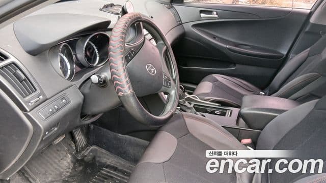 Hyundai YF Sonata LPI Deluxe, 2012 6