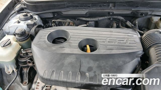 Hyundai YF Sonata LPI Deluxe, 2012 9