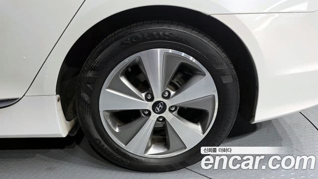 Hyundai Sonata гибрид Royal, 2012 все фото