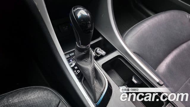 Hyundai Sonata гибрид Royal, 2012 9