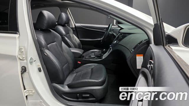 Hyundai Sonata гибрид Royal, 2012 11