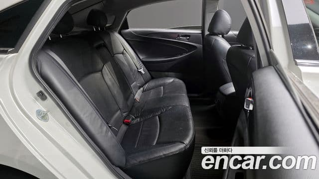 Hyundai Sonata гибрид Royal, 2012 12