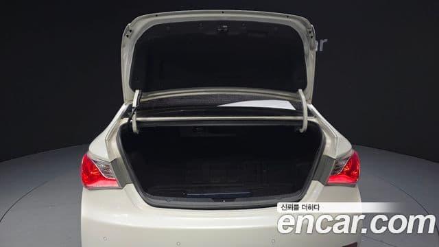 Hyundai Sonata гибрид Royal, 2012 20