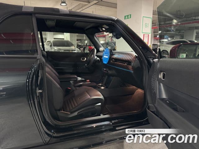 Mini Cooper S кабриолет 4세대 JCW, 2025 10