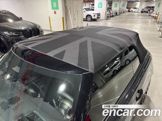 Mini Cooper S кабриолет 4세대 JCW, 2025 13