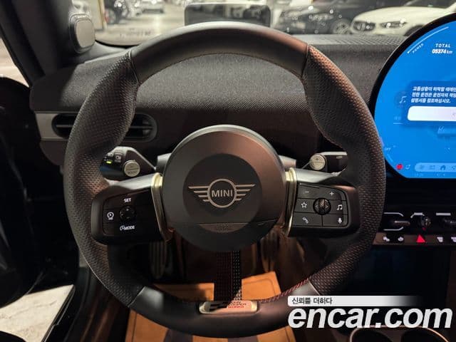 Mini Cooper S кабриолет 4세대 JCW, 2025 14