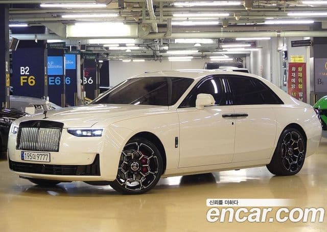Rolls-Royce 고스트 2세대 6.7 V12 чёрный эмблема, badge, 2025 2