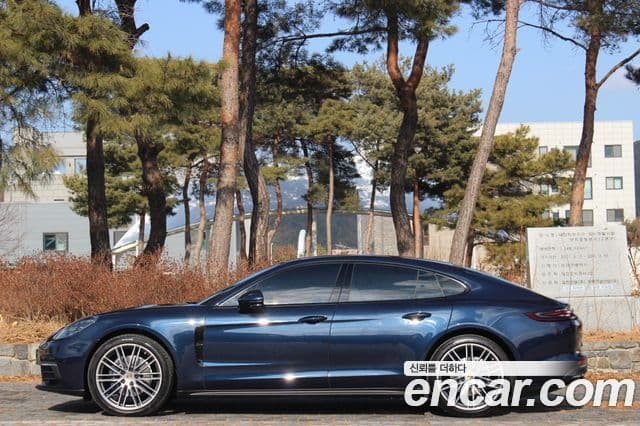 Porsche Panamera (971), 2020 3