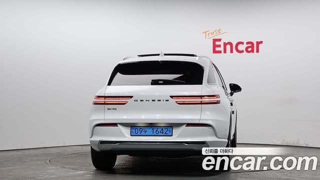 Genesis electrified GV70 e-AWD, 2022 4