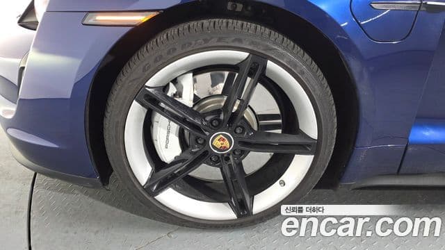 Porsche 타이칸 базовый, 2022 все фото