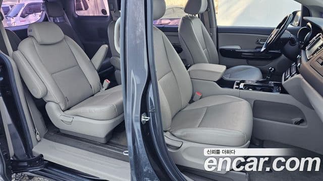 Kia All New Carnival Prestige, 2016 10