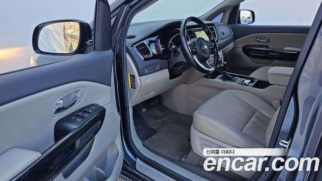 Kia All New Carnival Prestige, 2016 11