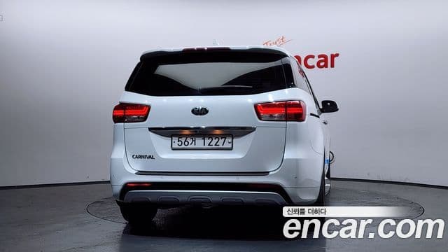 Kia All New Carnival Prestige, 2017 4