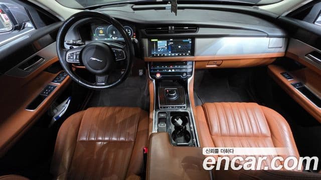 Jaguar XF (X260) 25t Portfolio, 2017 7
