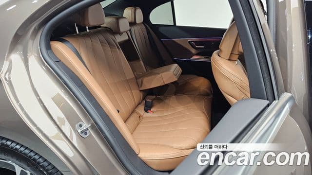 Mercedes-Benz E-класс W214 Avantgarde, 2025 12