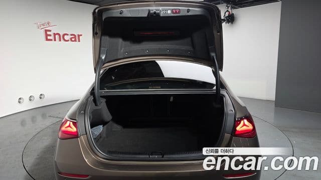 Mercedes-Benz E-класс W214 Avantgarde, 2025 20