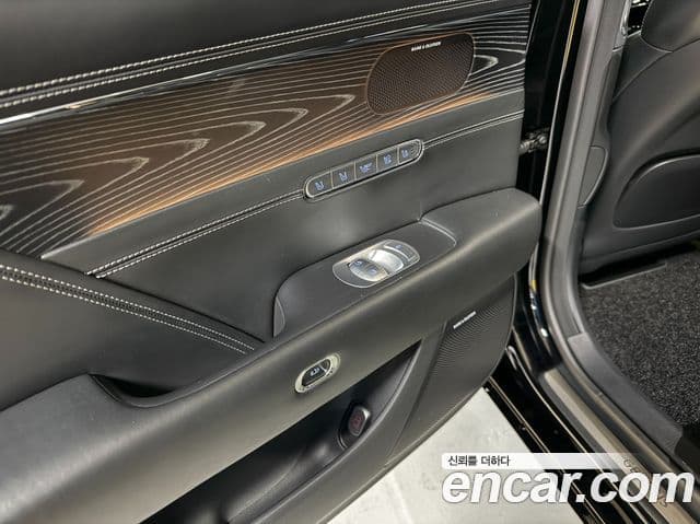 Genesis G90 (RS4) бензин 3.5 турбо AWD, 2023 12