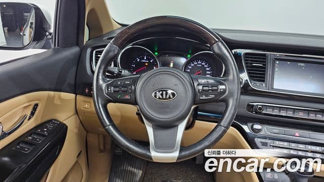 Kia All New Carnival President, 2016 13