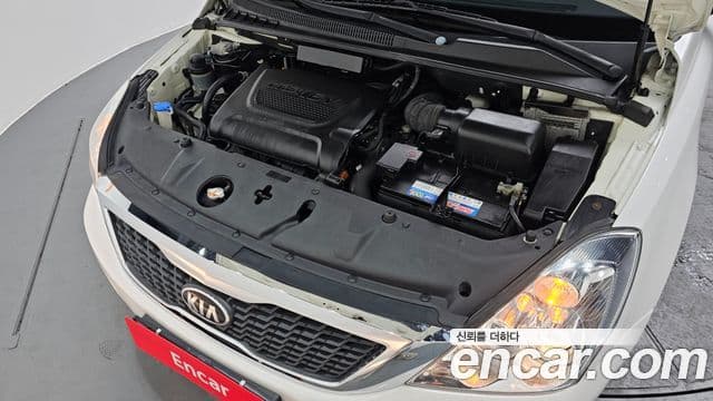 Kia Carnival R топовая версия, 2013 6