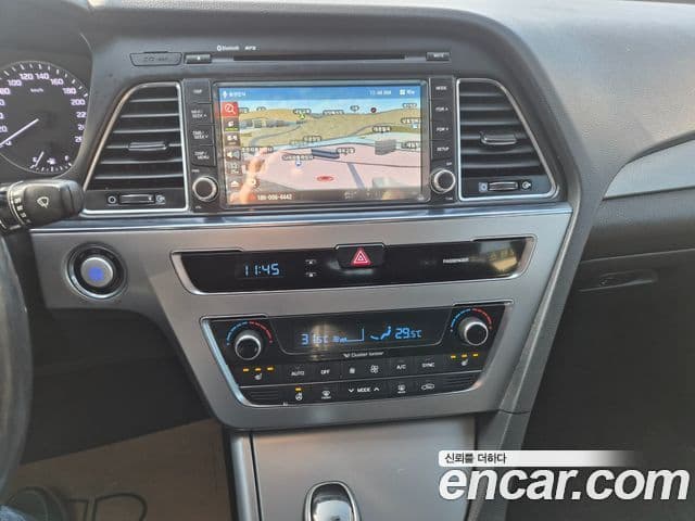 Hyundai LF Sonata Special, 2015 9