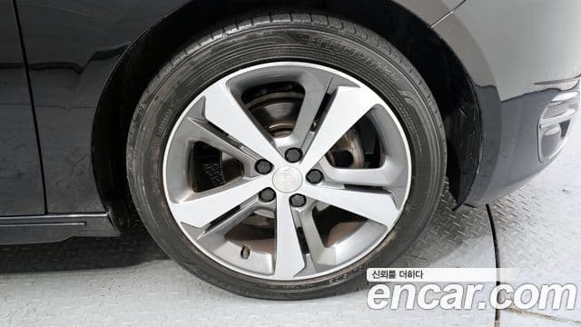 Peugeot 308 2세대 1.6 BlueHDi GT Line, 2017 все фото