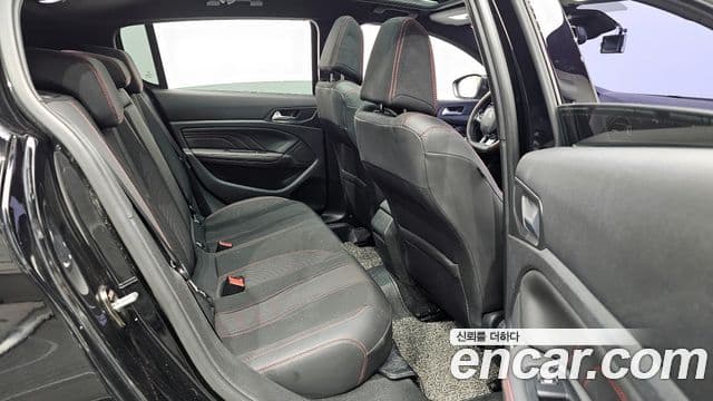 Peugeot 308 2세대 1.6 BlueHDi GT Line, 2017 11