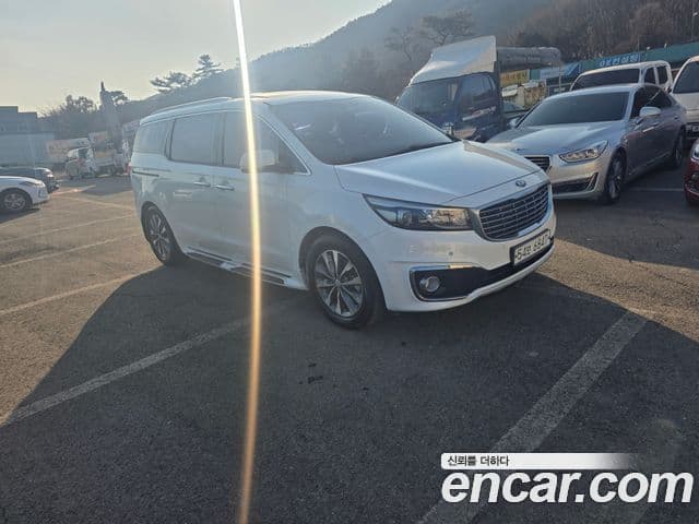 Kia All New Carnival Luxury, 2016 3