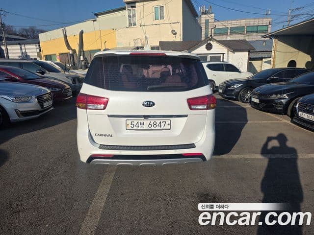 Kia All New Carnival Luxury, 2016 6
