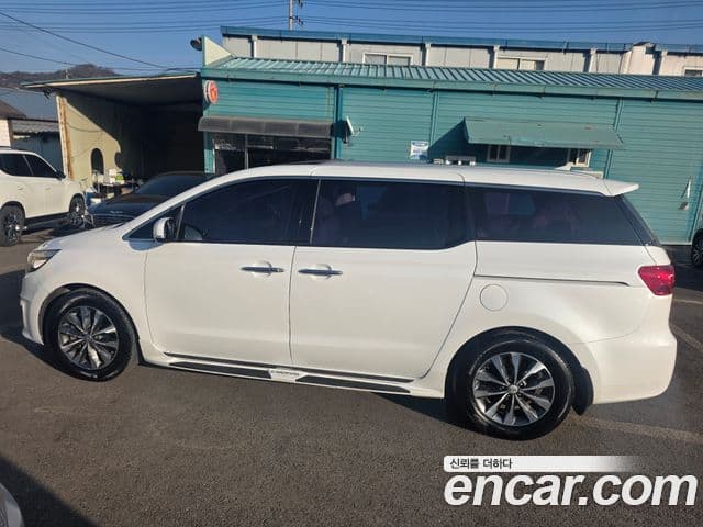 Kia All New Carnival Luxury, 2016 8