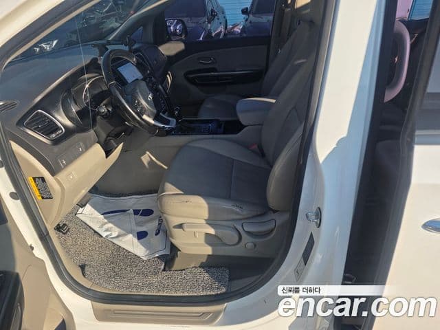 Kia All New Carnival Luxury, 2016 10