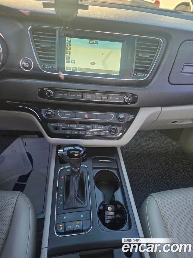 Kia All New Carnival Luxury, 2016 14