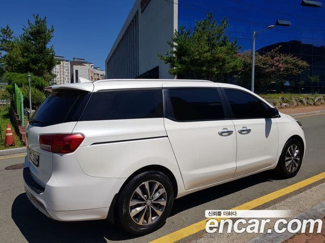 Kia All New Carnival Luxury, 2017 6