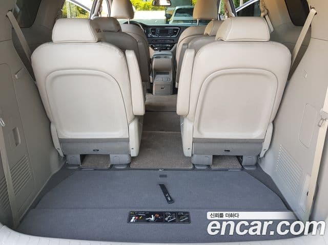 Kia All New Carnival Luxury, 2017 15