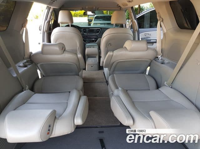 Kia All New Carnival Luxury, 2017 16