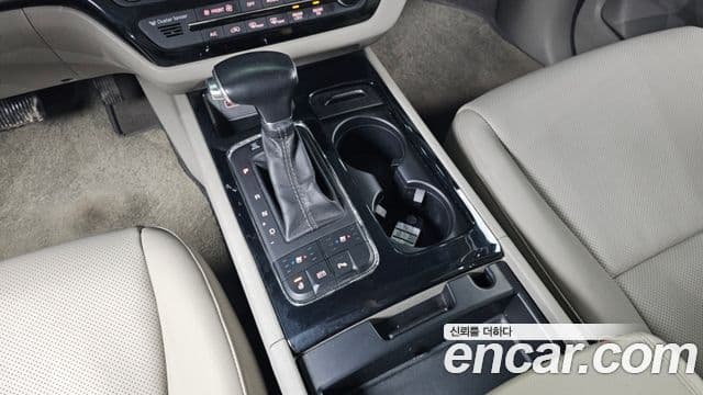 Kia All New Carnival Prestige, 2017 9