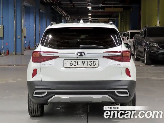 Kia Seltos Signature, 2022 3