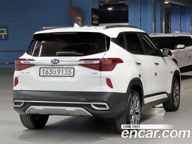 Kia Seltos Signature, 2022 4
