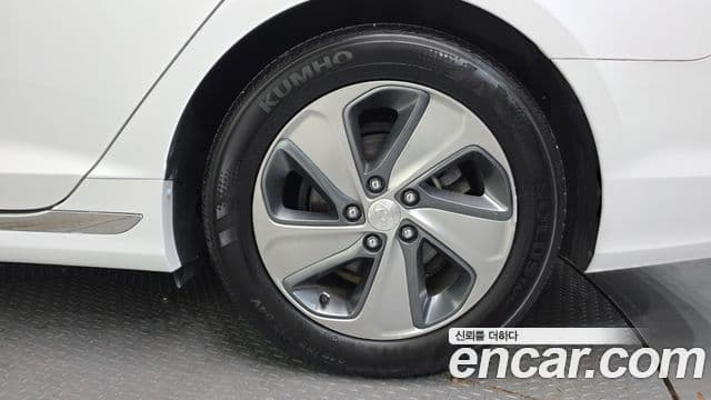 Hyundai LF Sonata гибрид Premium, 2017 все фото