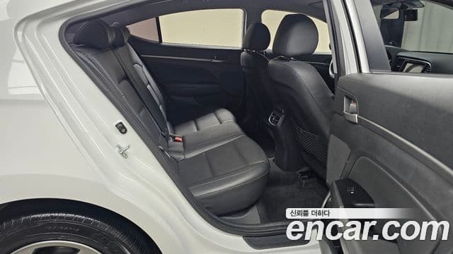 Hyundai Avante AD 1.6 GDI Smart, 2017 12