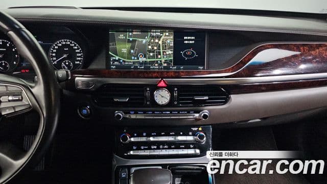 Genesis EQ900 Prestige, 2016 13